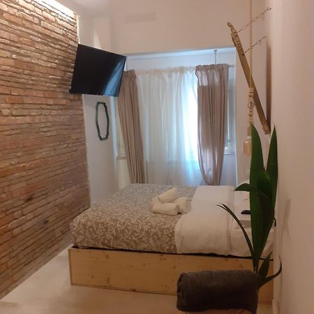 Arco Del Sacramento Casa Vacanze 贝内文托 客房 照片